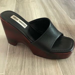 STEVE MADDEN Black Leather Wooden Wedges Size 7